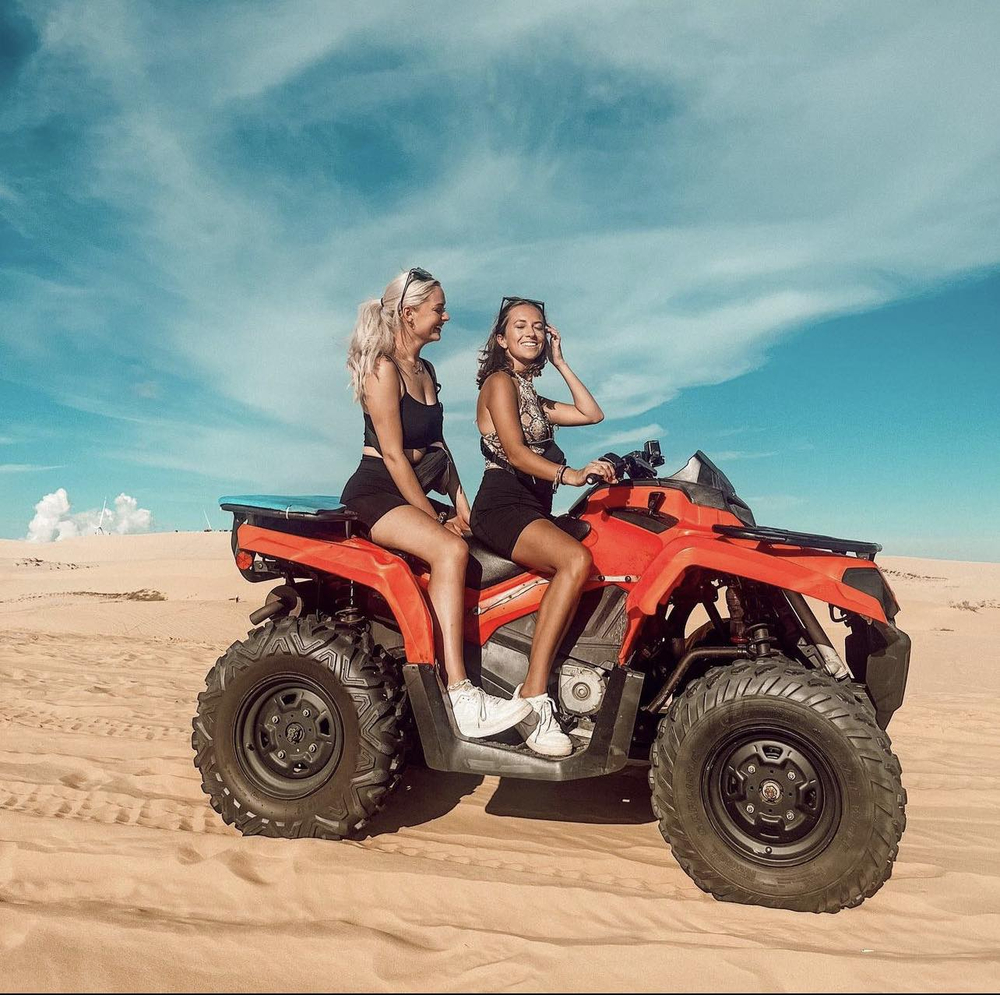 Bức ảnh đầy c&aacute; t&iacute;nh tr&ecirc;n chiếc xe địa h&igrave;nh ATV